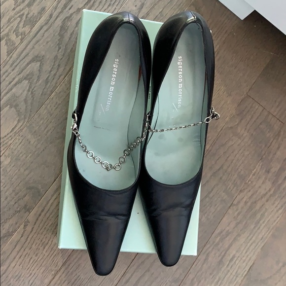 Sigerson Morrison black pumps with silver chain - Picture 8 of 8